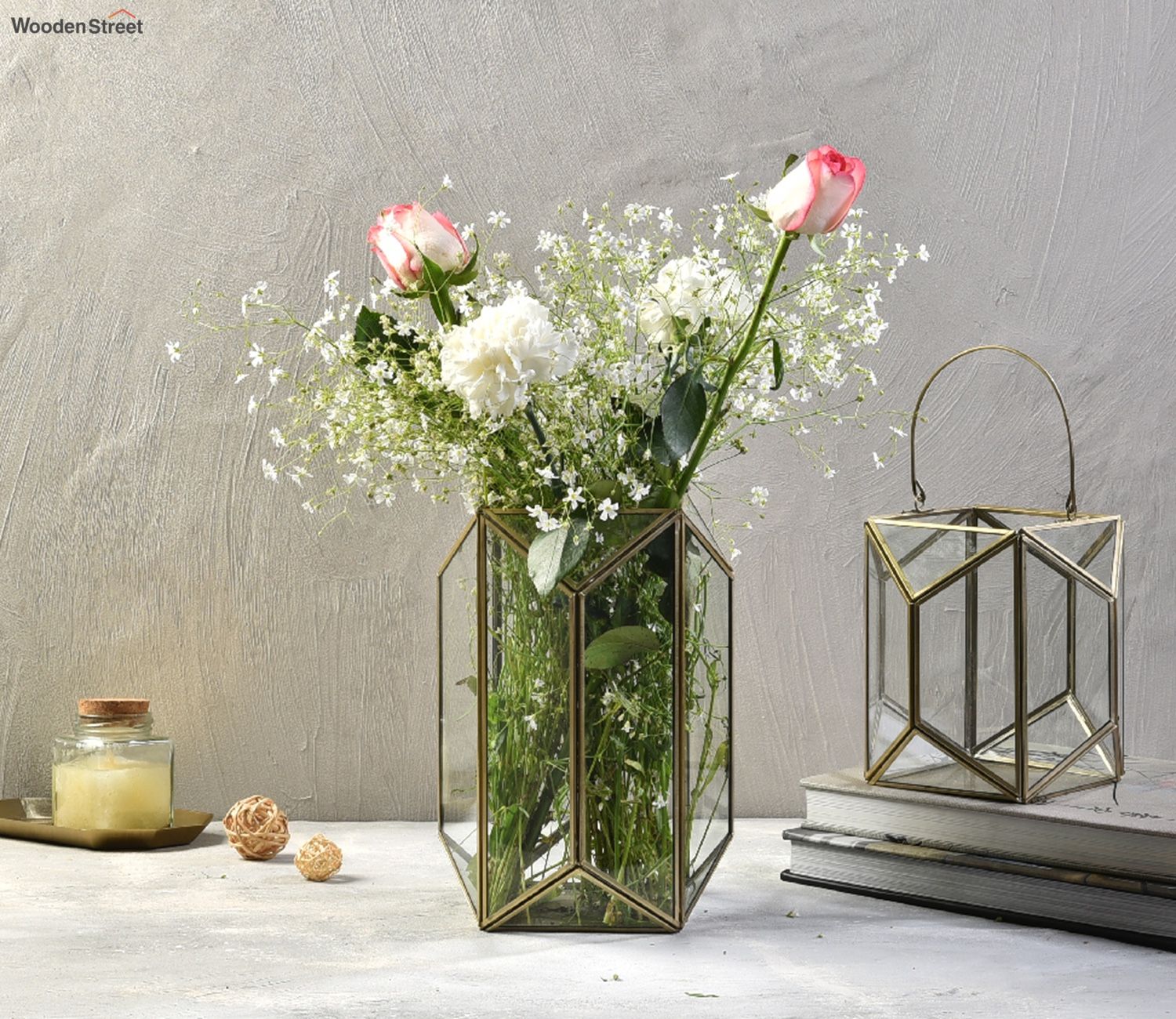 Set of 24 - 11in Emerald Cut Glass Lantern(s)