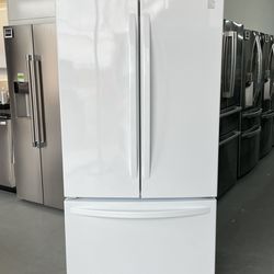 Kenmore 71312 23.9 cu. ft. 33 French Door Bottom-Freezer Refrigerator - White