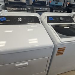 Whirlpool Washer And Gas Dryer 