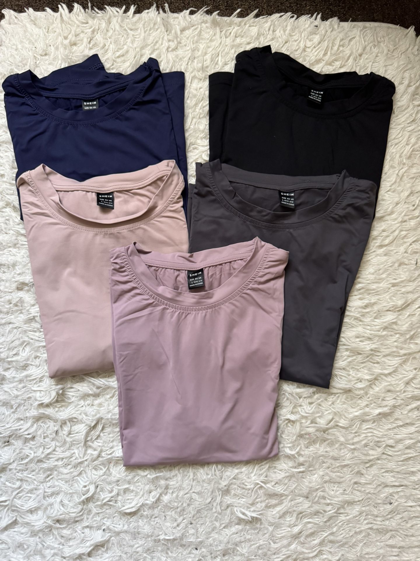BRAND NEW/Shein Bae Solid Fitted Tee (Size L)