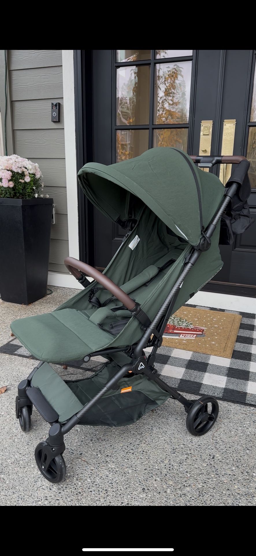 BRAND NEW TRAVEL STROLLER 