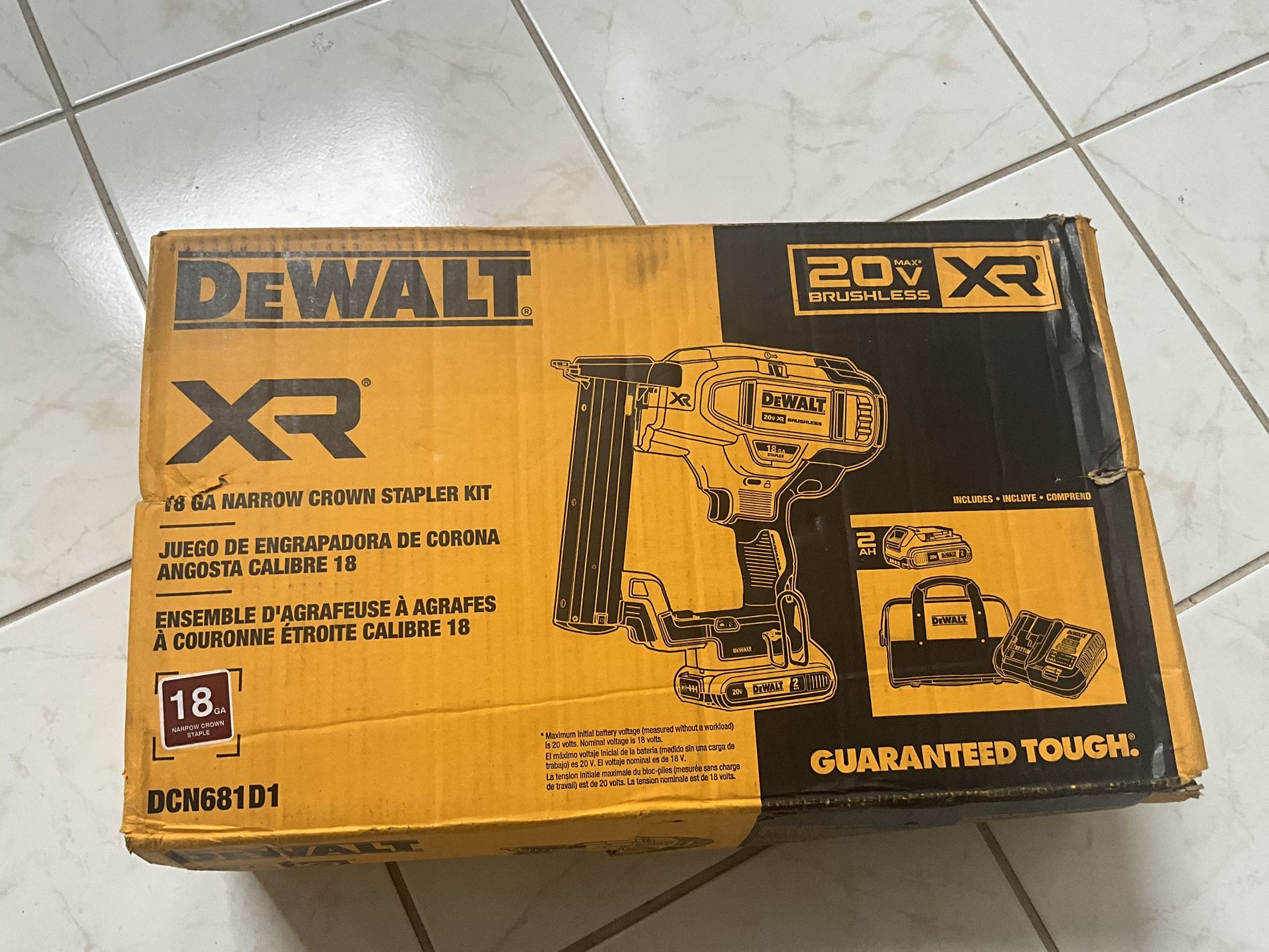 DEWALT DCN681D1 20V XR LITHIUM-ION CORDLESS 18-GAUGE NARROW CROWN STAPLER Kit