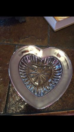 Glass heart shaped decorative bowl