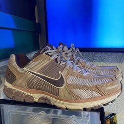 Nike Vomero Size 11