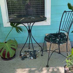 Outside Circle Table