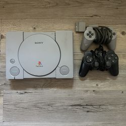 PlayStation 1 With 2 Controllers 