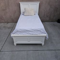 TWIN SIZE BED