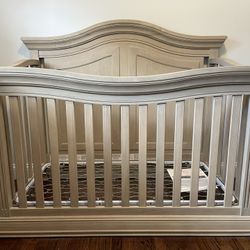 Sorelle Providence 4 In 1 Convertible Crib for Sale in Toms River NJ OfferUp