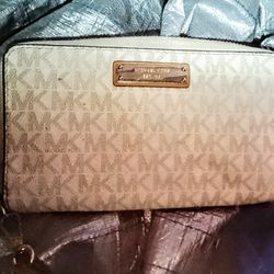"MICHAEL KORS" SIGNATURE LOGO PRINT JET SET TRAVEL CONTINENTAL WALLET/WRISTLET