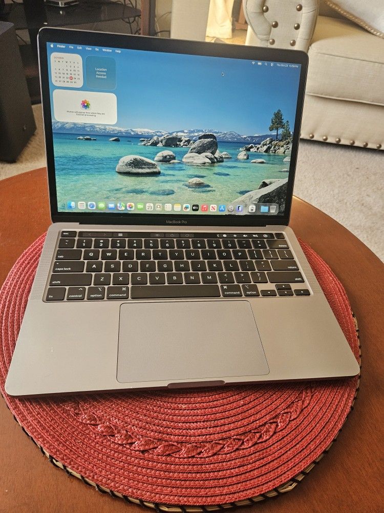 Apple Macbook Pro i7 16gb Ram 500gb SSD Drive 13" Screen Tahoe OS 26.0.1 2020