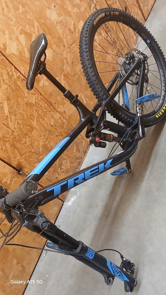 TREK Fuel EX 7