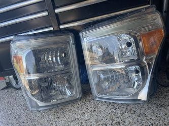 2016 Ford F-250 Headlights