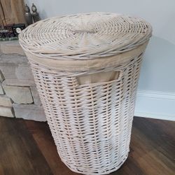 Nice Wicker Lined Laundry Storage Basket 21" Tall