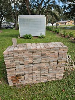 924 small 4x8x1 inch pavers
