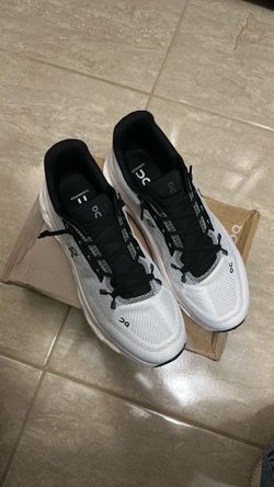 Brand new on clouds cloud tilt NEED GONE 9.5 men 11 woman’s