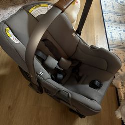 Nuna Pipa Infant Car seat 