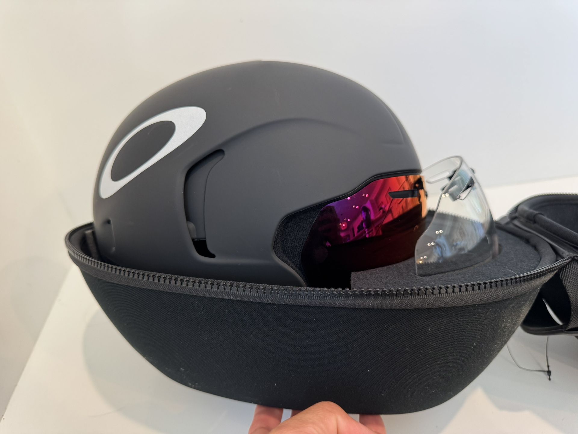 New OAKLEY ARO7 TT HELMET SIZE M