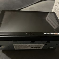Pioneer Double Din Stereo 6.8”