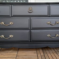 Elegant Dresser!!