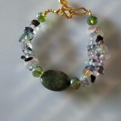Chipped Gravel Beads Bracelet