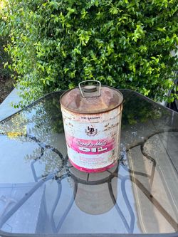 Vintage oil can $30