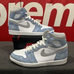 Jordan 1 Hyper Royal Size 11 VNDS $235