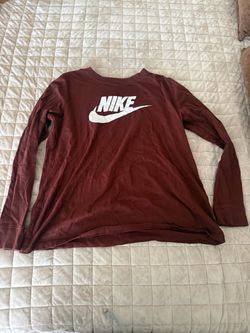 Women’s Nike shirt