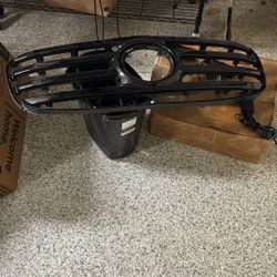 Mercedes Benz Gls 450 Front Grille And Bracelet Ori