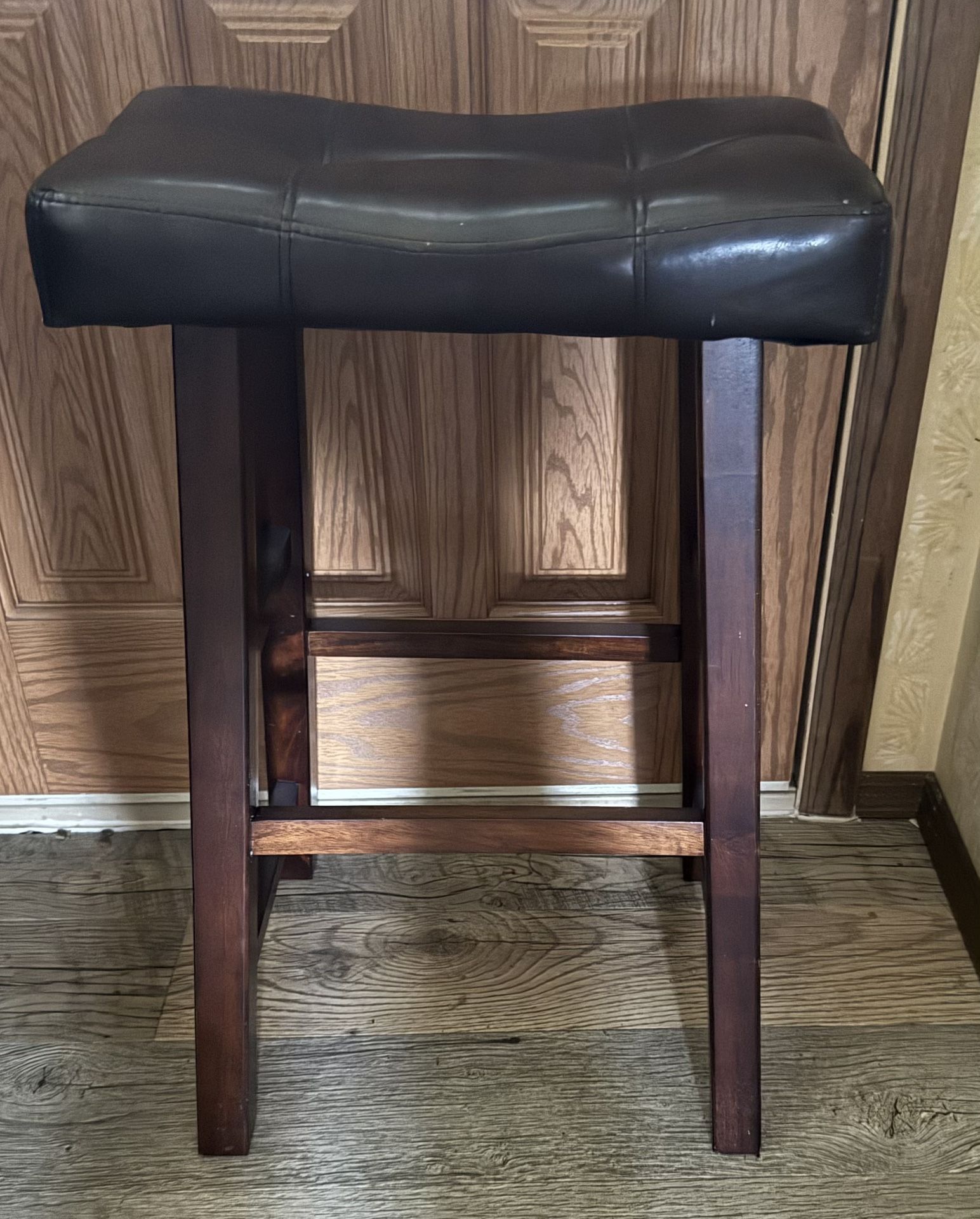 Bar Stool. Standard Height ~27-28”. Like New.