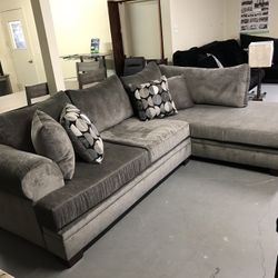 Grey Lien Sectional 