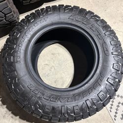 33x12.5 R17 Nitto Ridge Grappler