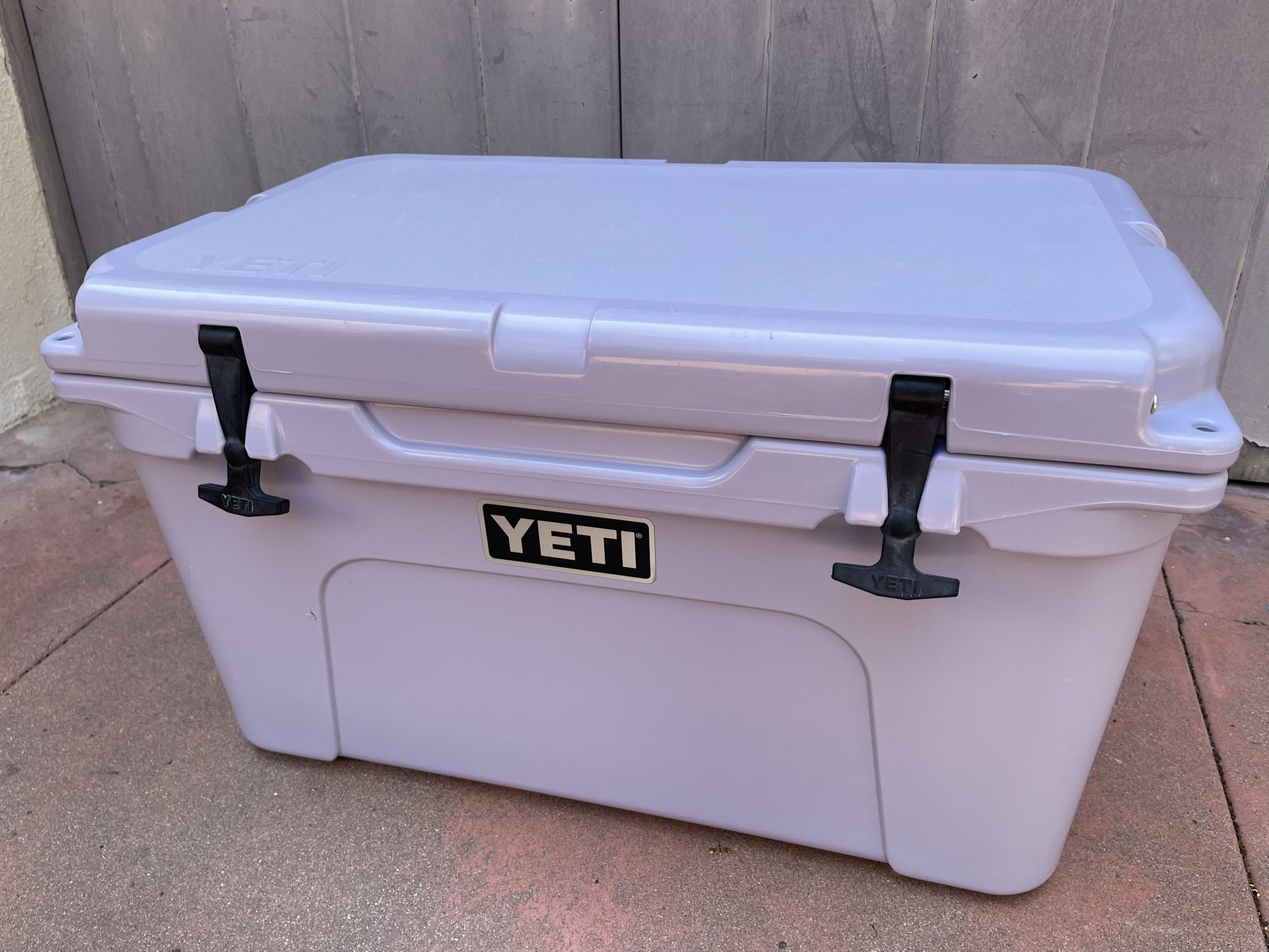 YETI - TUNDRA 45 Hard Cooler | Cosmic Lilac