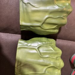Marvel Hulk Punching Gloves 
