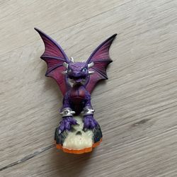 Skylanders Giants Cynder Action Figure Purple Dragon game toy