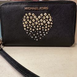 Michael Kors Black Heart Studded Zip Around Phone Wallet Wristlet EUC