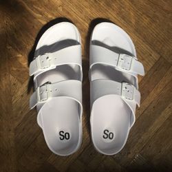 Women’s Slides / Sandals 