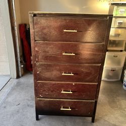 5 Drawer Black Dresser With 2 Night Stands.