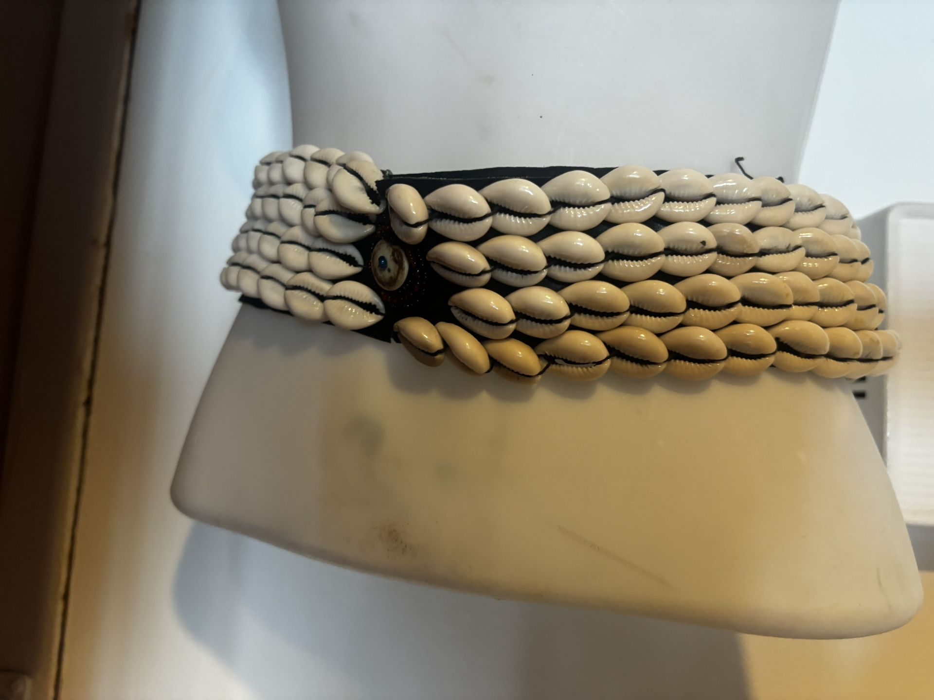 VINTAGE AFRICA Cowrie Shell Belt 3 Strand rare dress piece y2k accessories