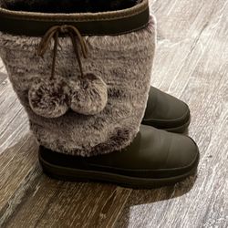 Just Fab Jessica Faux Fur-Pom