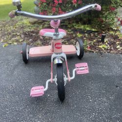 Radio Flyer Classic Pink Tricycle