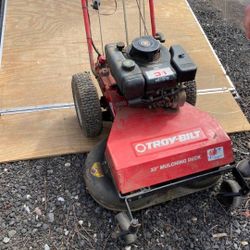 Lawn Mower  Briggs Stratton Missing The Blades 