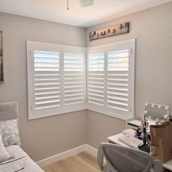 Custom Solid Wood Shutters for Windows, Sliding Doors & Closet Doors - Licensed & Professional Installation (Persianas de Madera para Ventanas)