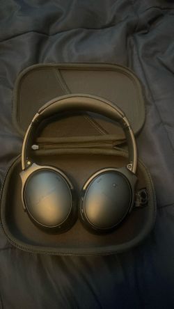 Bose noise canceling Bluetooth headphones