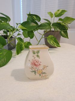 Lenox 1980 Event Ivory China Floral Blossom Bud Vase with 24k Gold Trim
