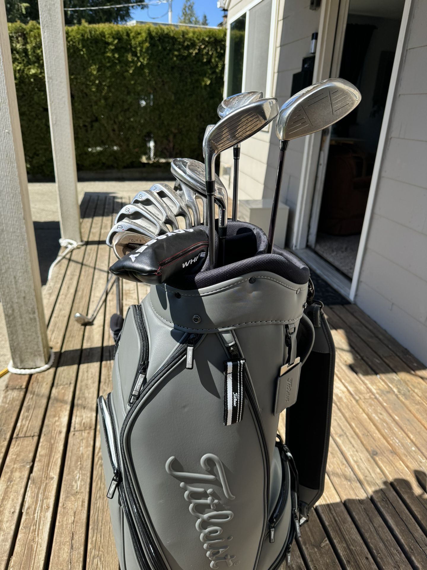 Full Set Of Golf Clubs 