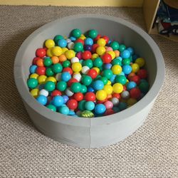 Ball Pitt With Balls Included 