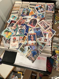Box of sports cards 5000