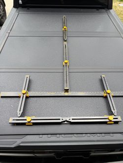 ALL IN 1 Level, square, measuring for hanging household items