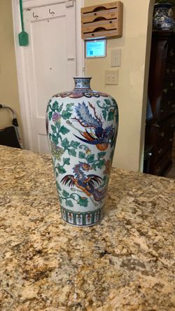 Chinese Doucai style vase