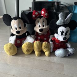 Mickey Mouse And Minnie Plush Toy